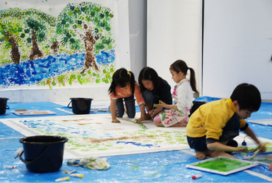 ブランドアド森と水の学校ポスターの制作風景